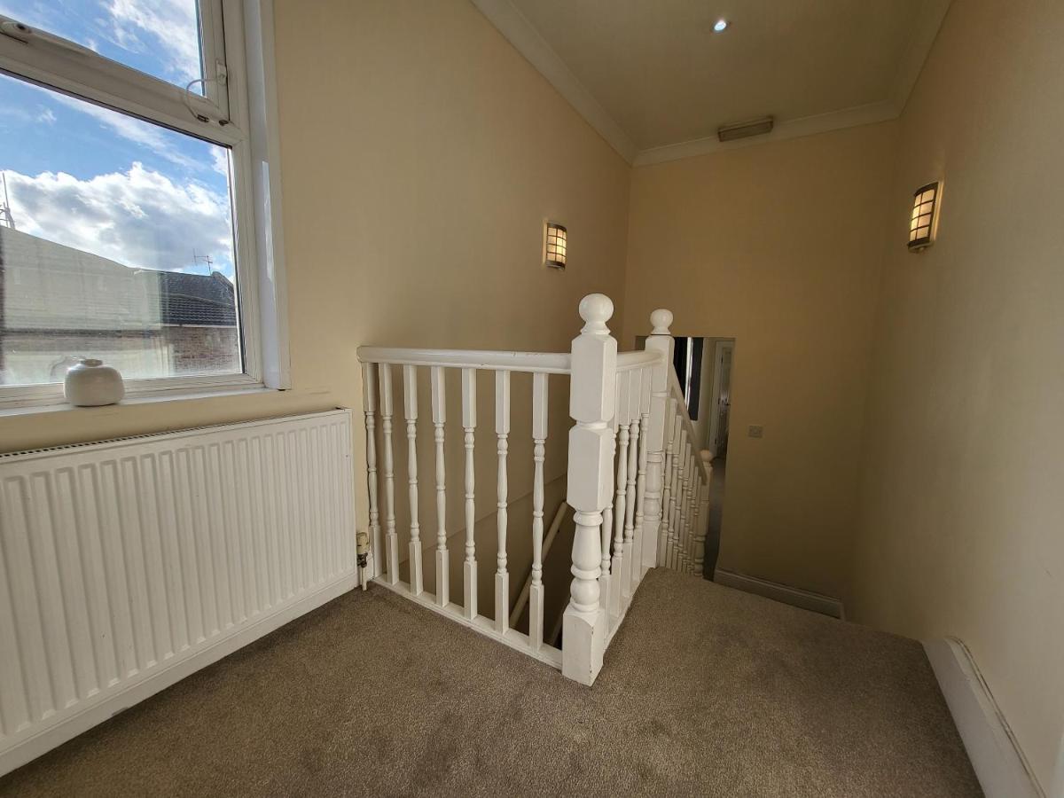 Tooting Bec Central Apartment By London Tube Bagian luar foto