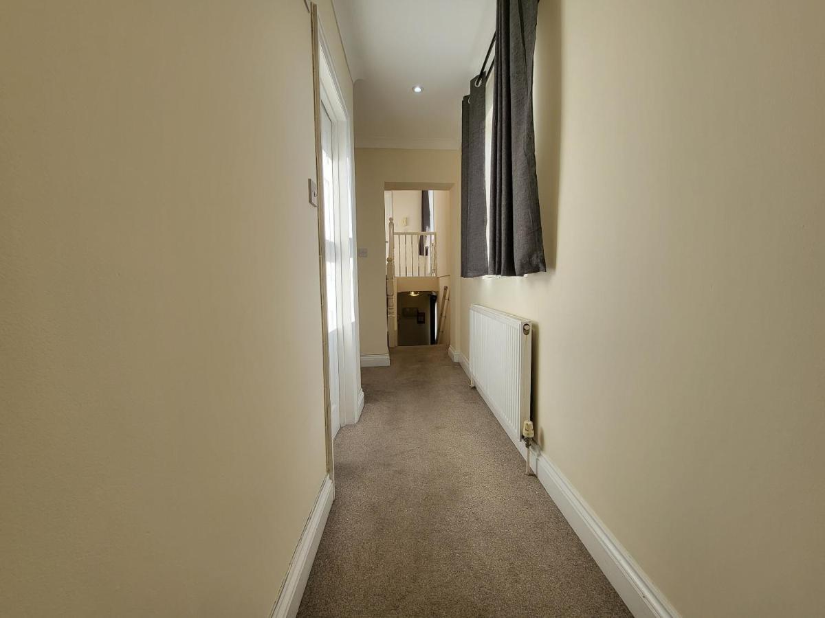 Tooting Bec Central Apartment By London Tube Bagian luar foto