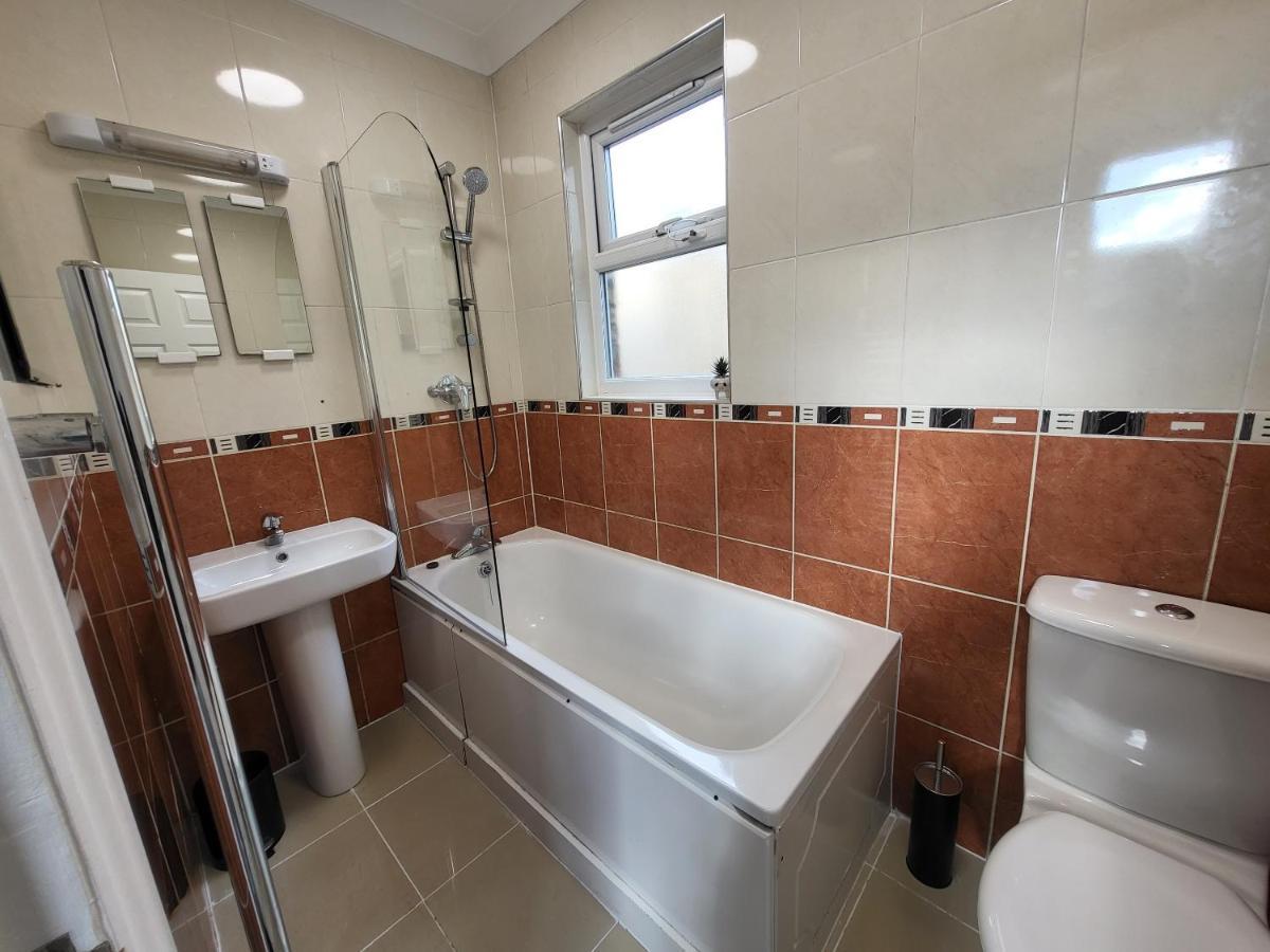 Tooting Bec Central Apartment By London Tube Bagian luar foto
